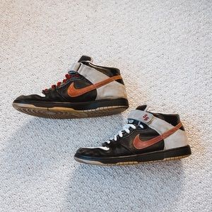 Nike SB Guns & Roses “November Rains”